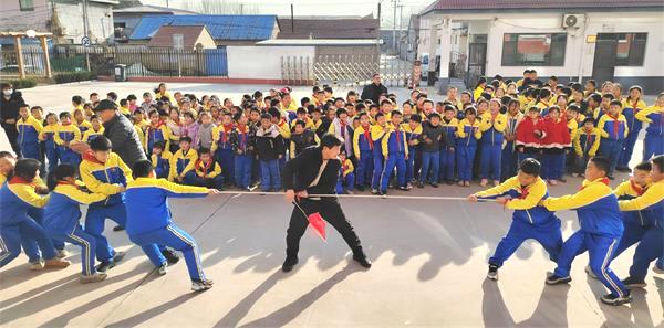 喜迎新年,力拔山河  —沂源县悦庄镇青龙山小学生庆元旦拔河激情大赛